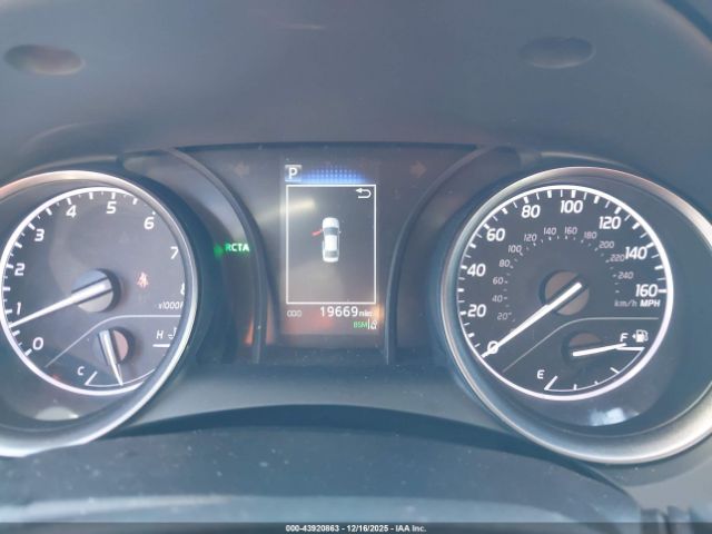 Toyota Camry Se Image 9