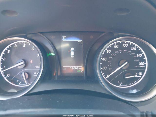 Toyota Camry Se Image 9