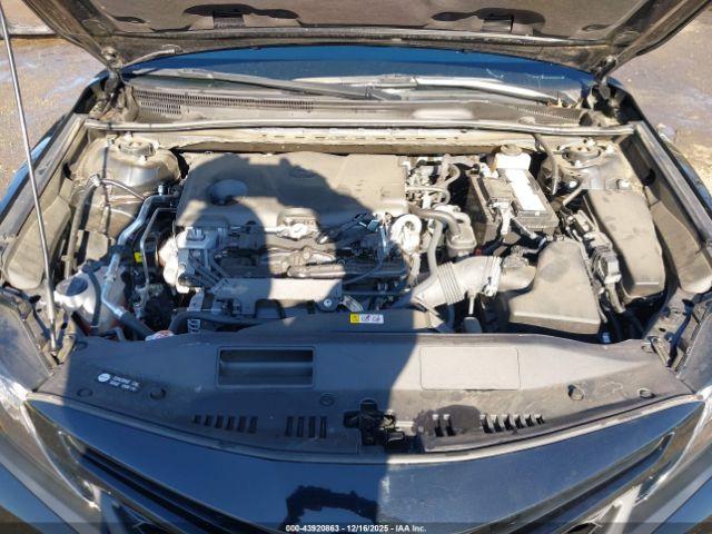 Toyota Camry Se Image 8