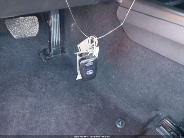 Toyota Camry Se Image 12