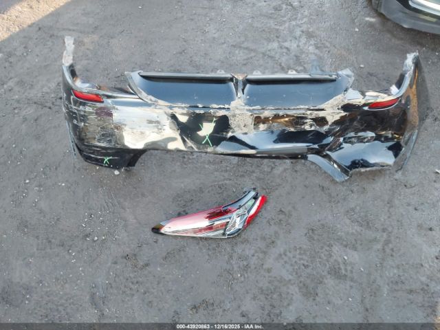 Toyota Camry Se Image 13