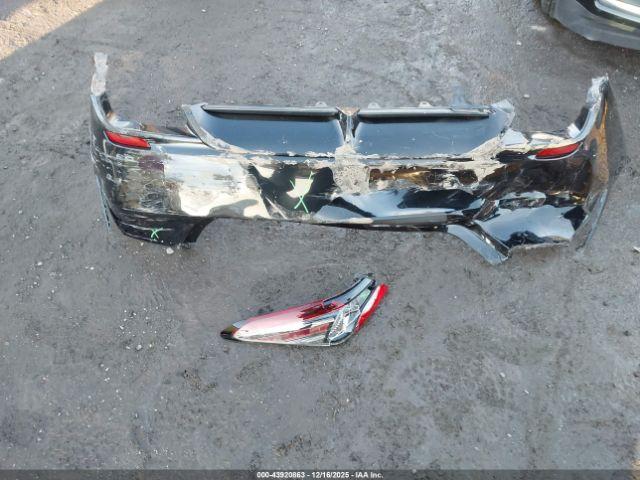 Toyota Camry Se Image 13