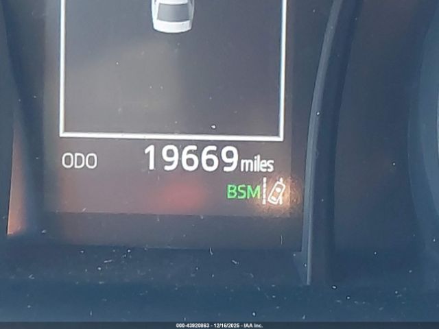 Toyota Camry Se Image 17