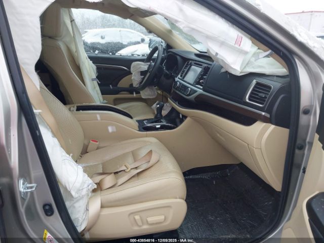 Toyota Highlander Limited Platinum V6 Image 4