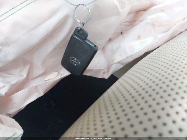 Toyota Highlander Limited Platinum V6 Image 2