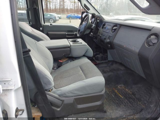 Ford F-250 Xl Image 4