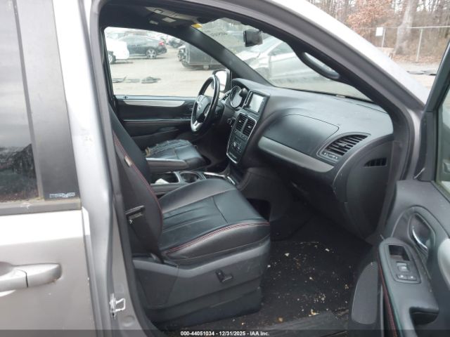 Dodge Grand Caravan Image 4