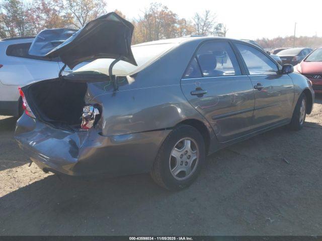 Toyota Camry Le V6 Image 2