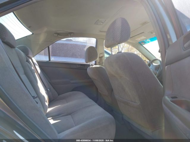 Toyota Camry Le V6 Image 11