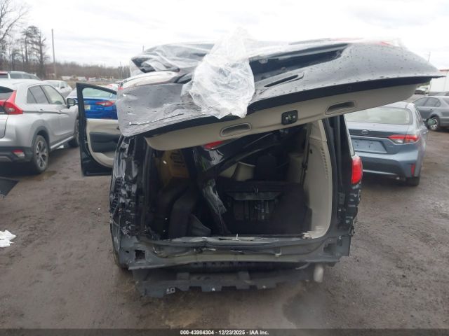 Chrysler Pacifica Touring Image 9