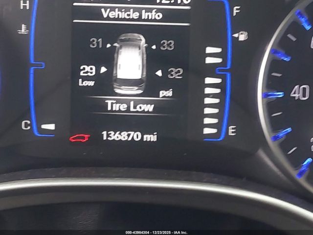 Chrysler Pacifica Touring Image 11