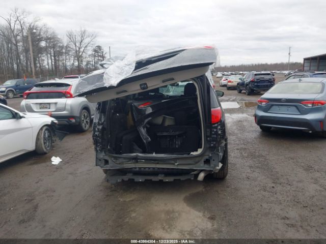 Chrysler Pacifica Touring Image 16