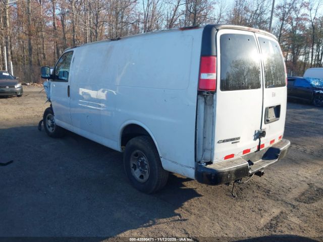 Chevrolet Express Work Van Image 7