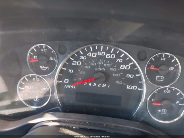 Chevrolet Express Work Van Image 6