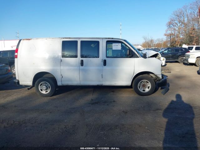 Chevrolet Express Work Van Image 16