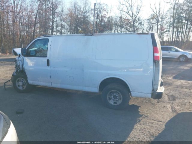 Chevrolet Express Work Van Image 11