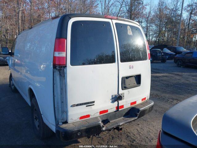 Chevrolet Express Work Van Image 12