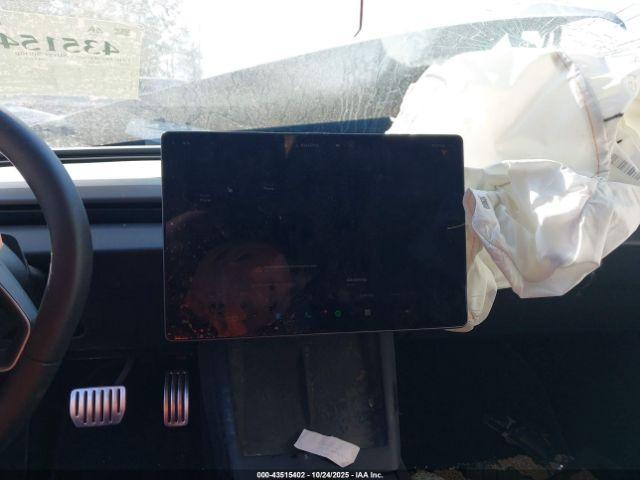 Tesla Model 3 Performance Image 6