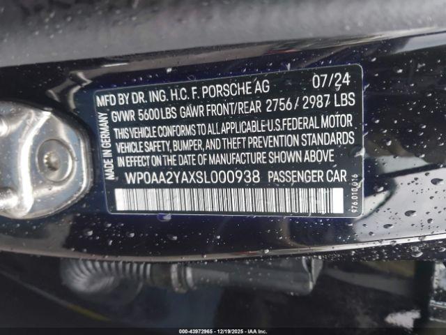 Porsche Panamera 4 Image 10