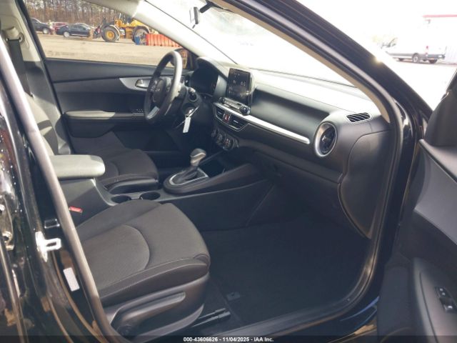 Kia Forte Lxs Image 3