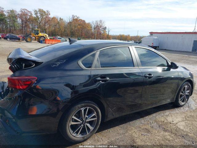 Kia Forte Lxs Image 11