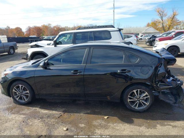 Kia Forte Lxs Image 12