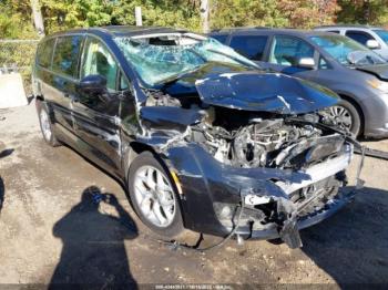  Salvage Chrysler Pacifica