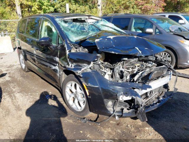  Salvage Chrysler Pacifica