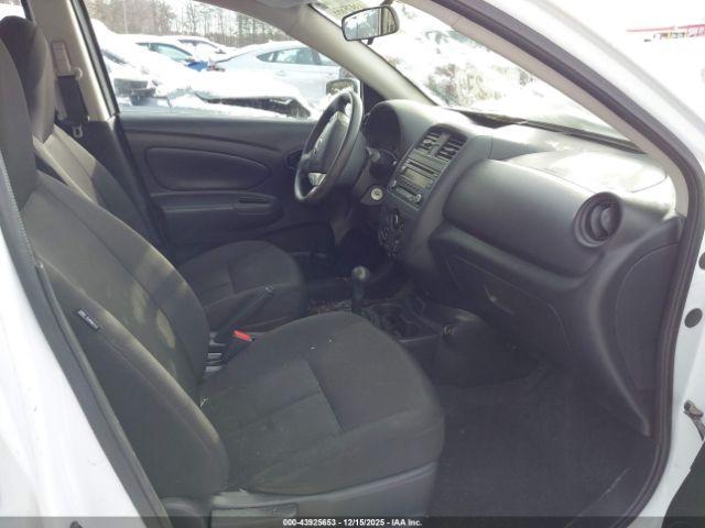 Nissan Versa 1.6 S+ Image 13