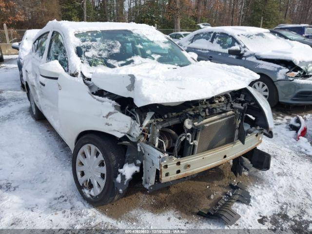 Nissan Versa 1.6 S+ Image 10