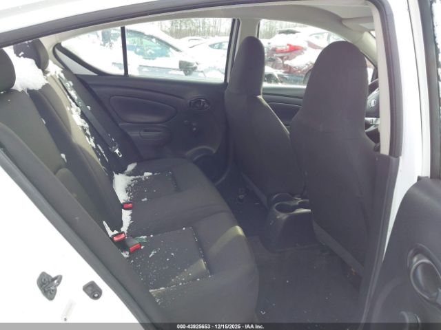 Nissan Versa 1.6 S+ Image 17