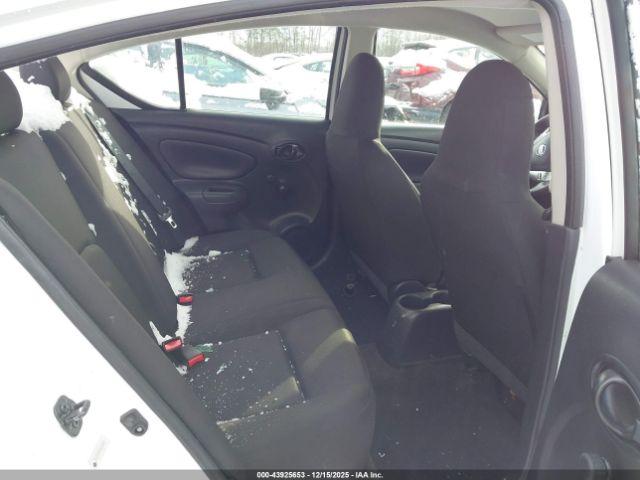 Nissan Versa 1.6 S+ Image 17