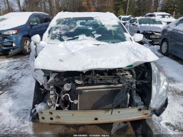 Nissan Versa 1.6 S+ Image 4