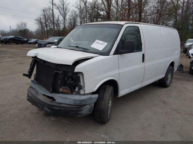 Chevrolet Express Work Van Image 3