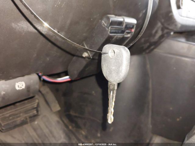 Chevrolet Express Work Van Image 12