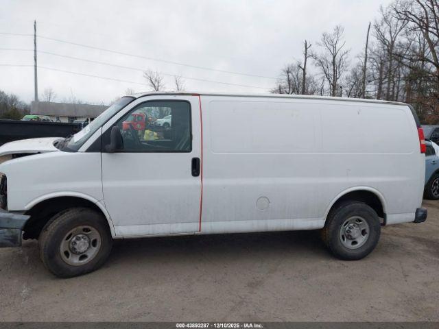 Chevrolet Express Work Van Image 13
