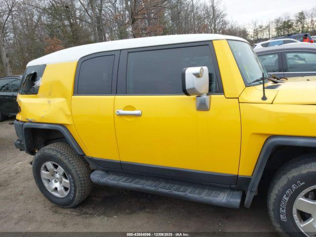 Toyota FJ Cruiser Image 16