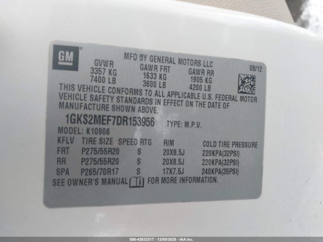 GMC Yukon Denali Image 15