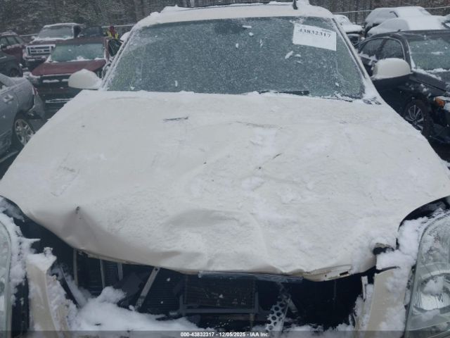 GMC Yukon Denali Image 10