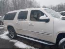GMC Yukon Denali Image 9