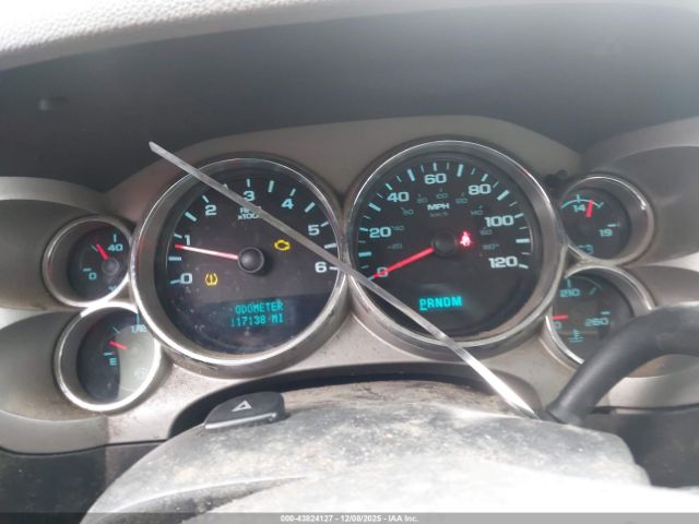 Chevrolet Silverado 2500 Work Truck Image 12