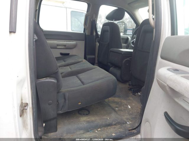 Chevrolet Silverado 2500 Work Truck Image 10