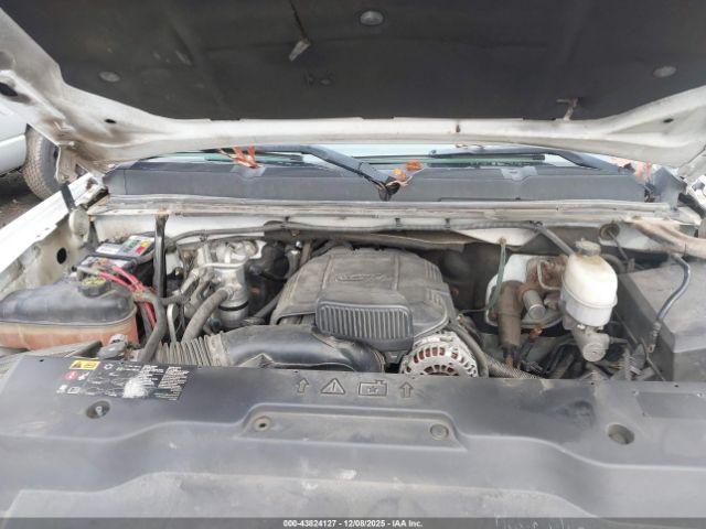 Chevrolet Silverado 2500 Work Truck Image 5