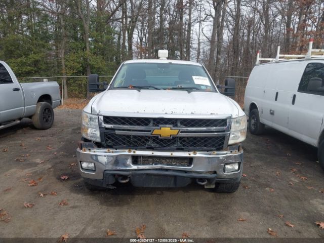 Chevrolet Silverado 2500 Work Truck Image 13