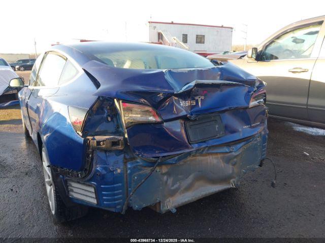 Tesla Model 3 Image 12