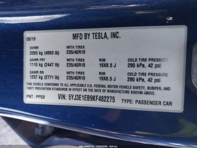 Tesla Model 3 Image 8