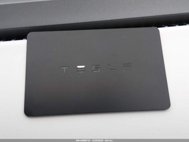 Tesla Model 3 Image 3