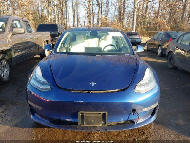 Tesla Model 3 Image 11