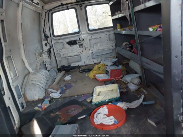 Chevrolet Express Work Van Image 3