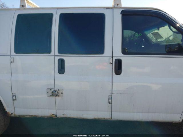 Chevrolet Express Work Van Image 5